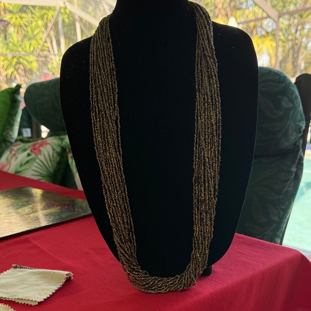 Elegant Gold Beaded Necklace
